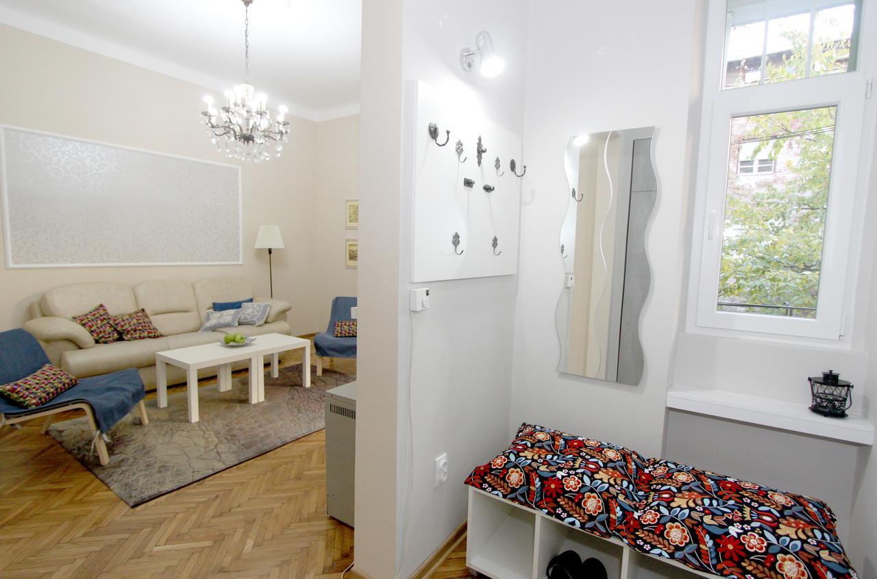 City Center Apartment Mika Belgrad Exteriör bild