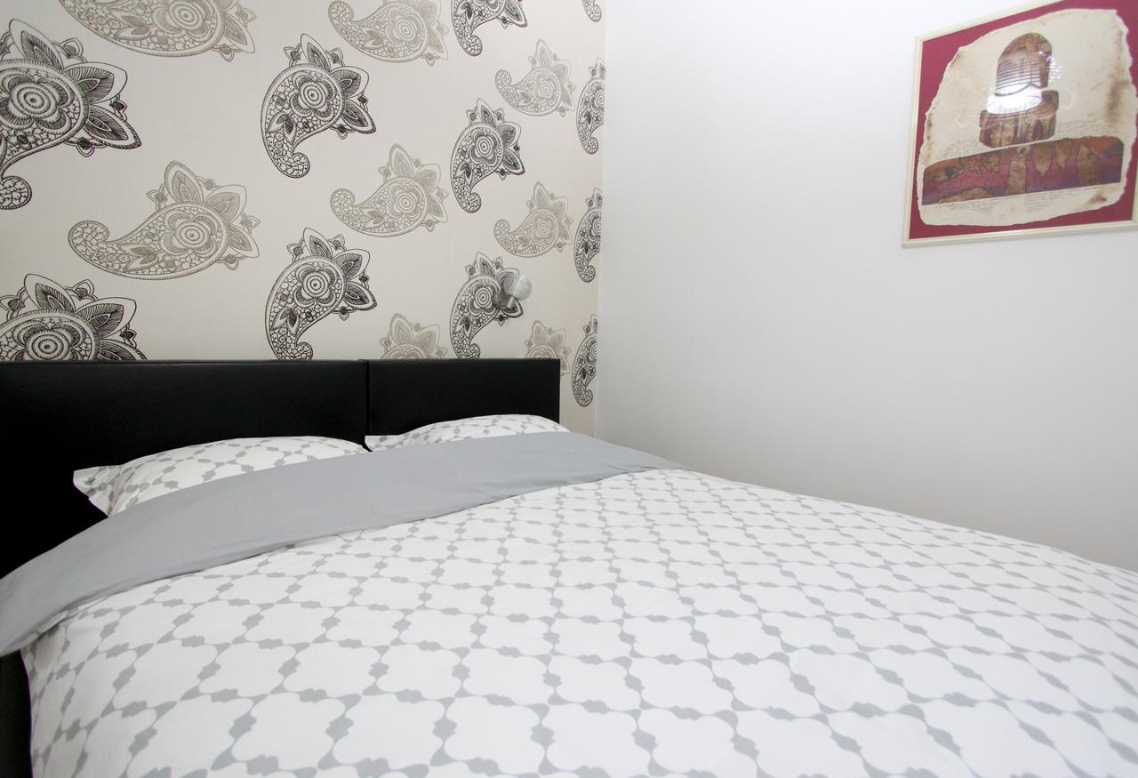 City Center Apartment Mika Belgrad Exteriör bild