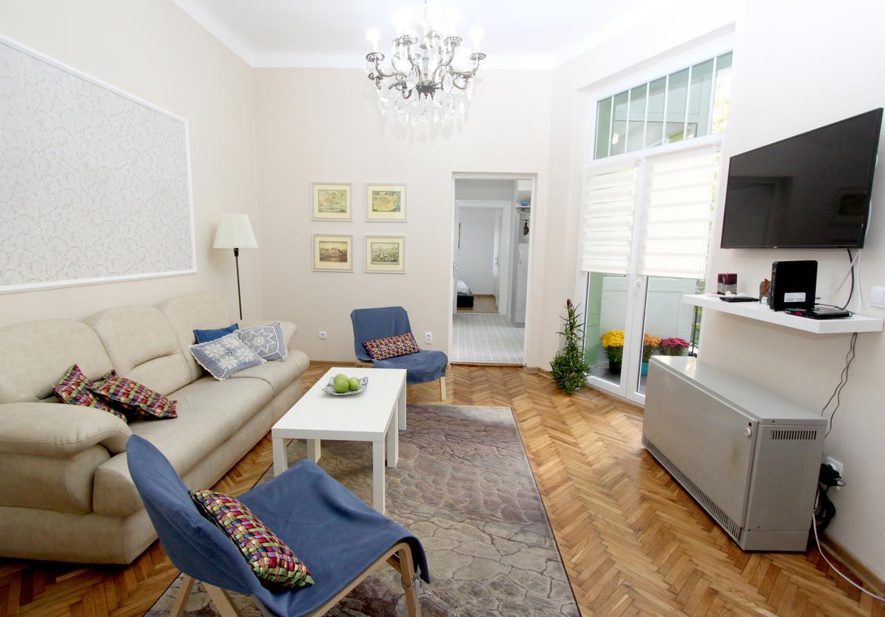 City Center Apartment Mika Belgrad Exteriör bild