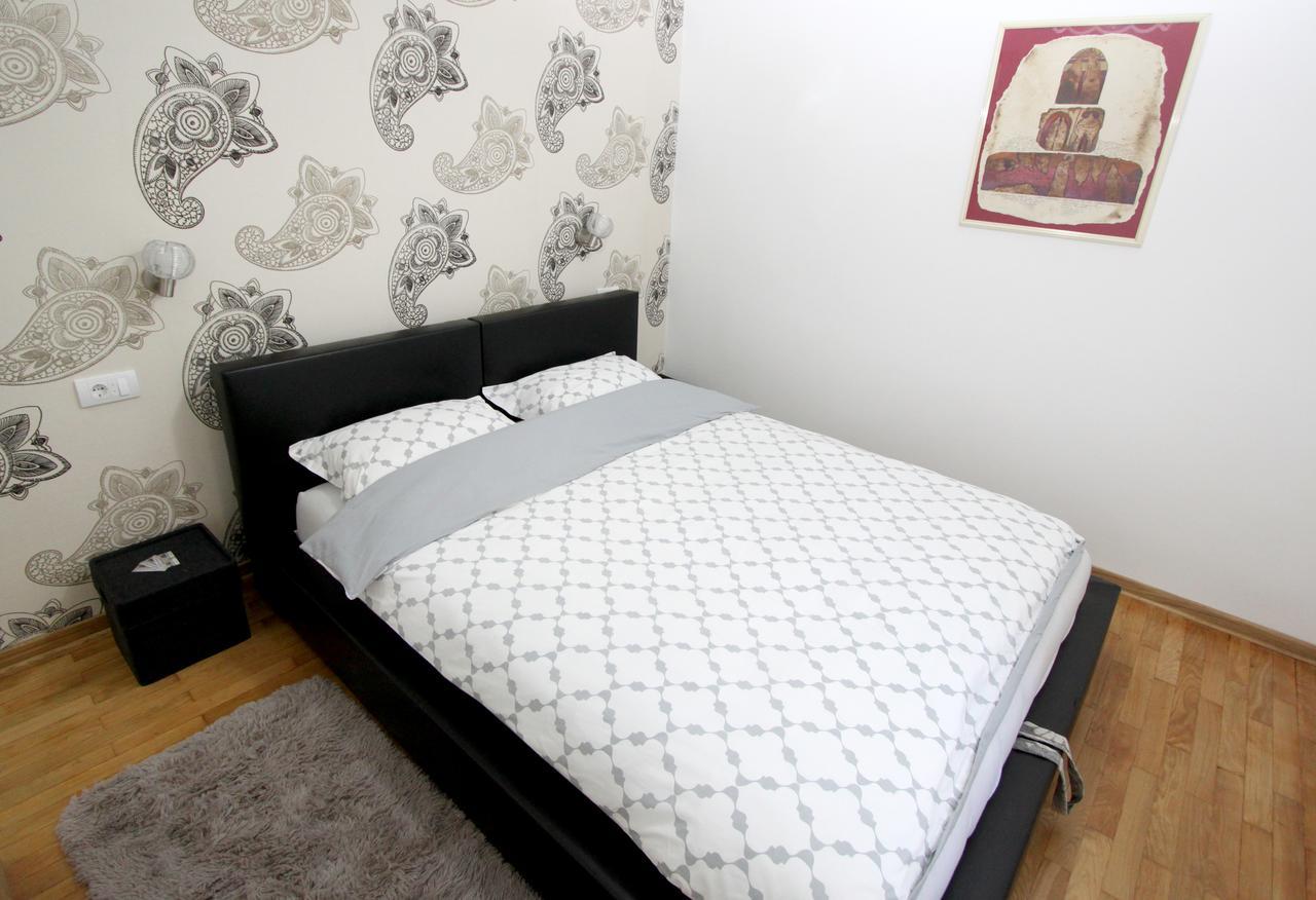 City Center Apartment Mika Belgrad Exteriör bild